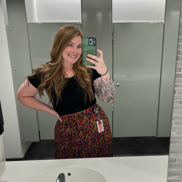 Meet your Posher, Rachel - Picture 2 of 8